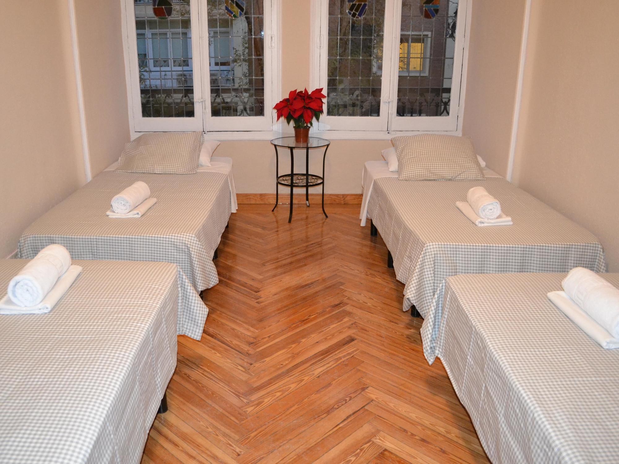 Rooms Arguelles 58 Madrid Exterior foto