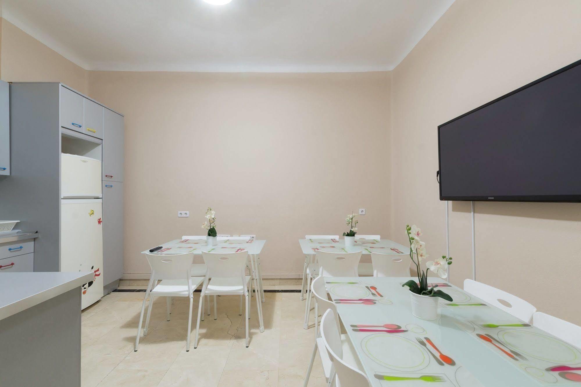 Rooms Arguelles 58 Madrid Exterior foto